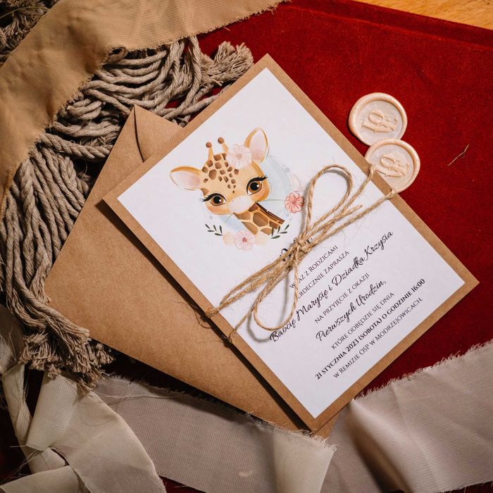 zaproszenie na urodziny z żyrafką