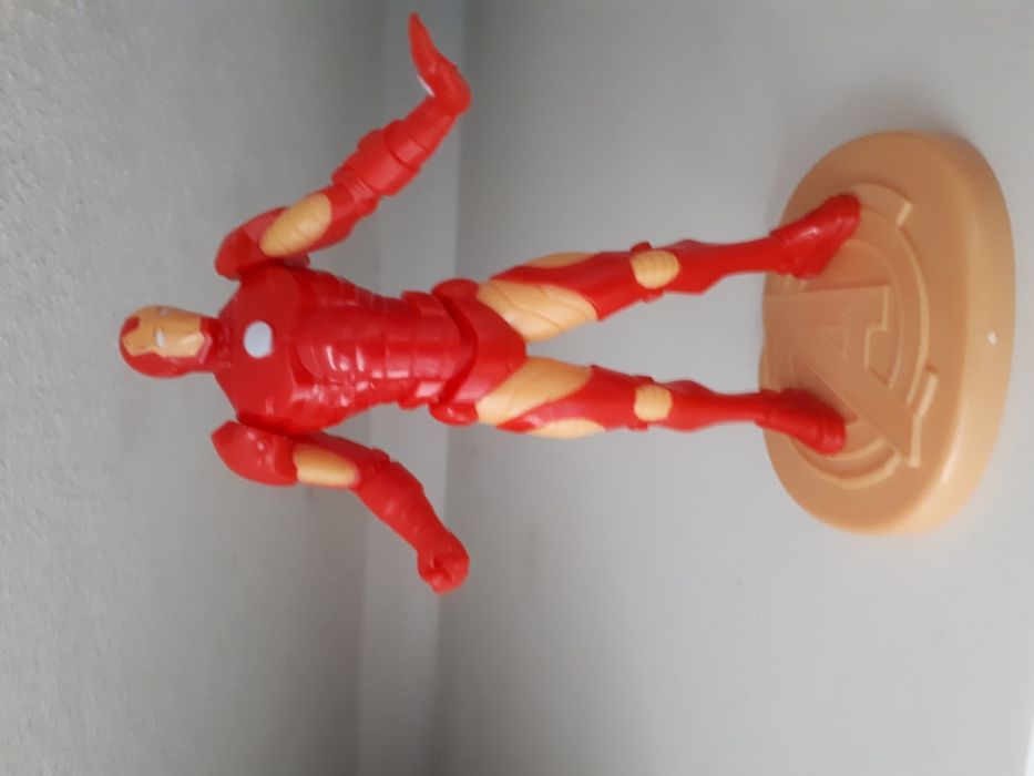 Boneco iron man marvel