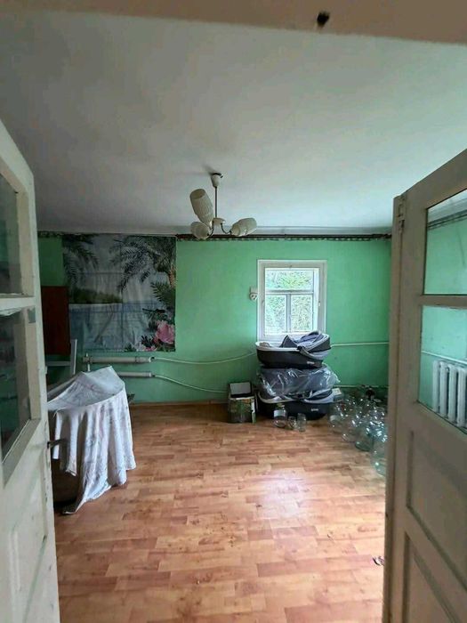 Земельна ділянка з будинком у Кременці - Більше