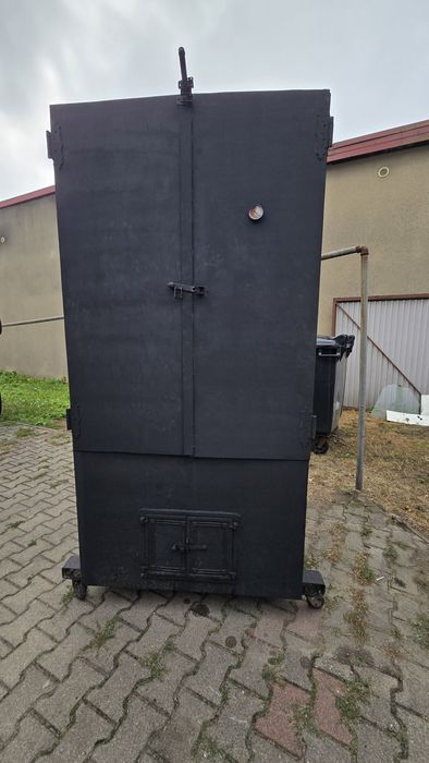 Sprzedam wędzarnie opalaną drewnem