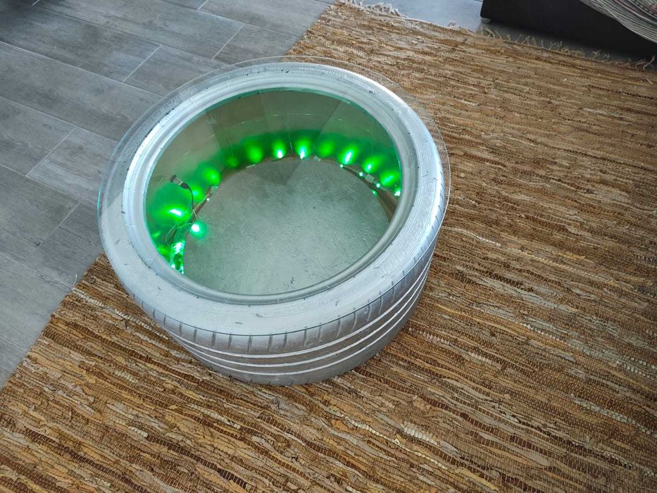 Mesa de centro com pneu de corrida