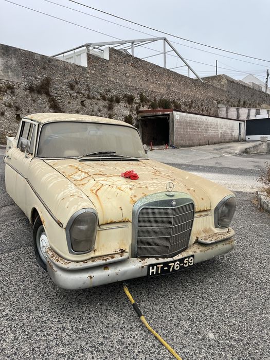 Mercedes  benz 220S