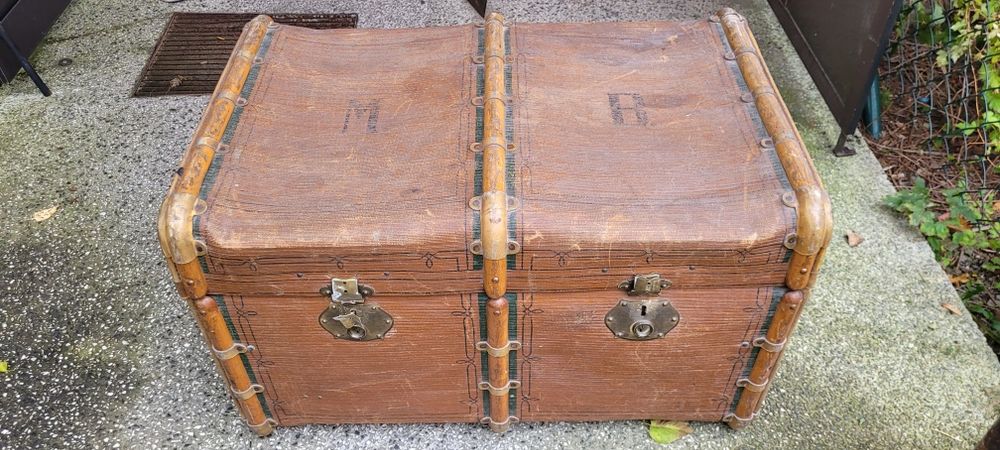 Przedwojenny kufer zamorski, stara waliza walizka