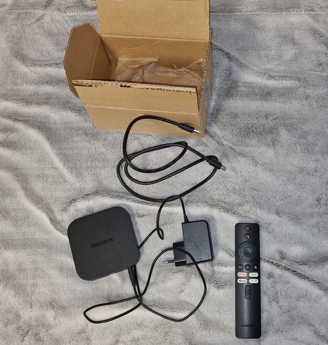 Xiaomi Mi box S .