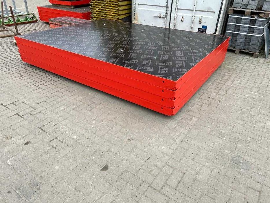 Szalunki ścienne Peri Trio 330