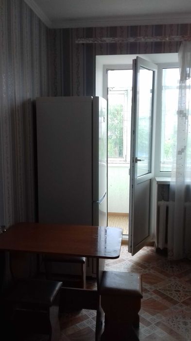 продам 1-кімнатну велику квартиру в Миргороді