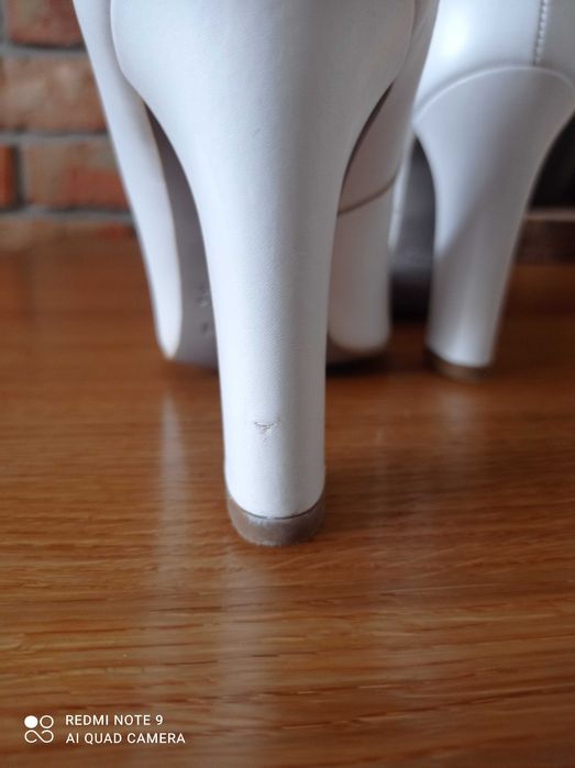 Sprzedam szpilki Gino Rossi 36 ślub, białe