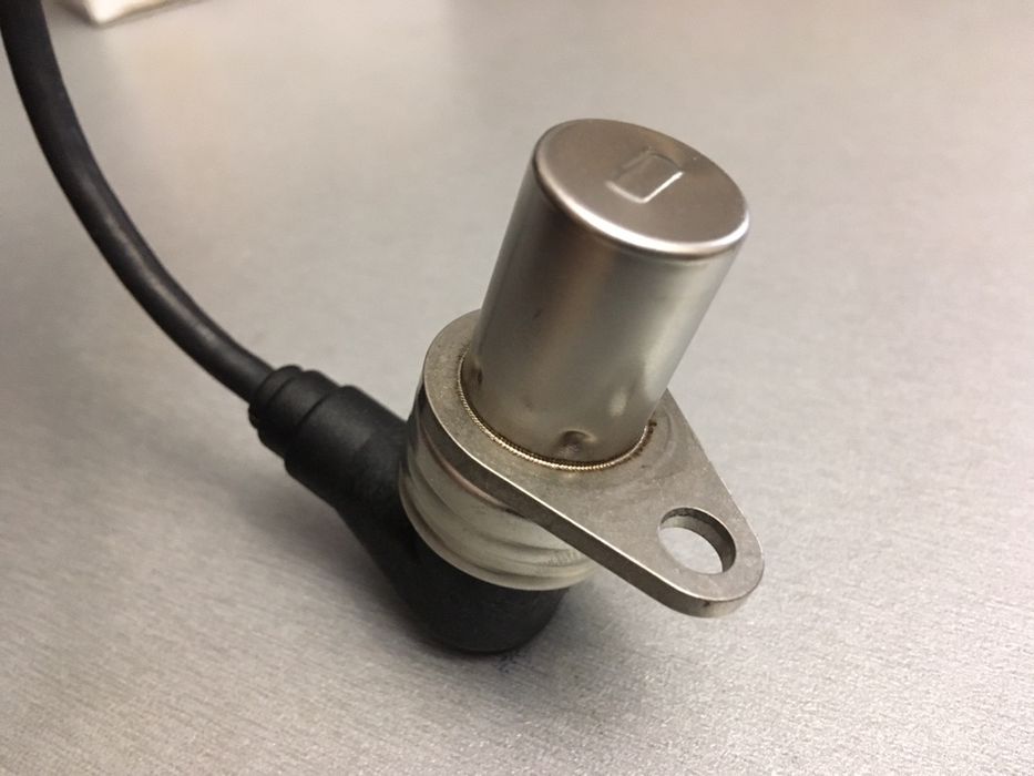 Датчик коленвала для М50 В20/В25. Новый оригинал 12141726065. Е34, Е36