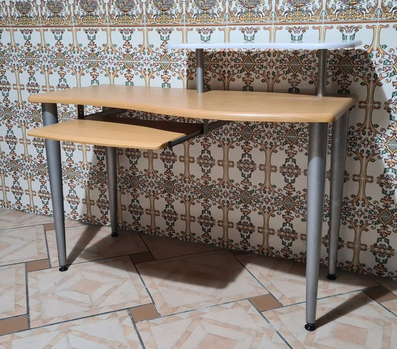 Conjunto de Secretaria e cadeira