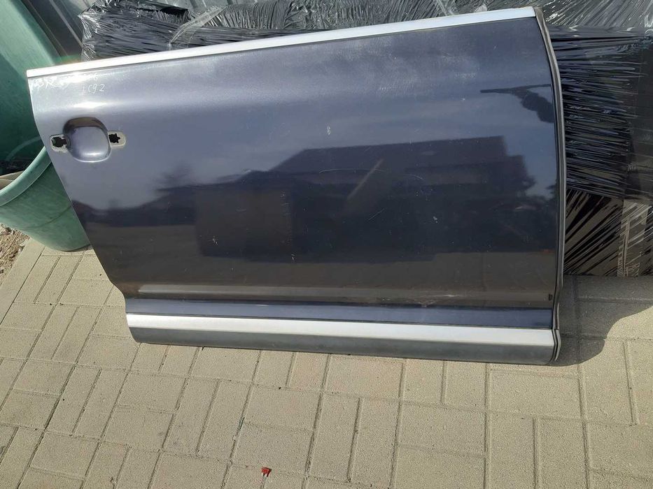 VW Touareg 7L 5.0 TDI drzwi prawe prawy przednie przód LC9Z