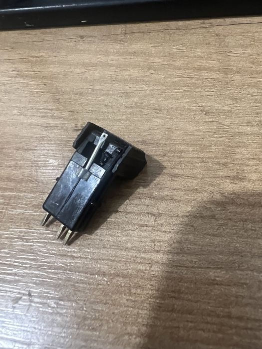 Gira discos portátil anos 70 (necessita de agulha nova)