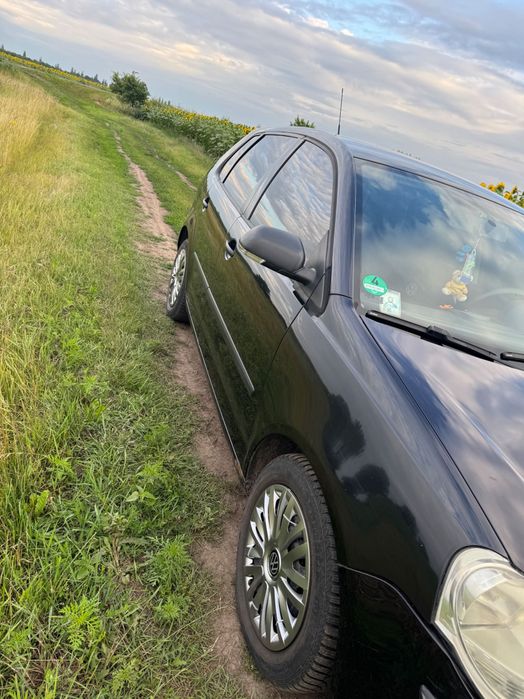 Автомобіль Volkswagen polo