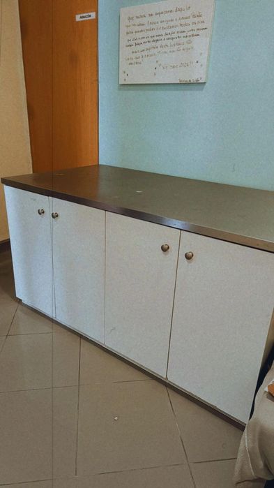 Móvel madeira tampo inox