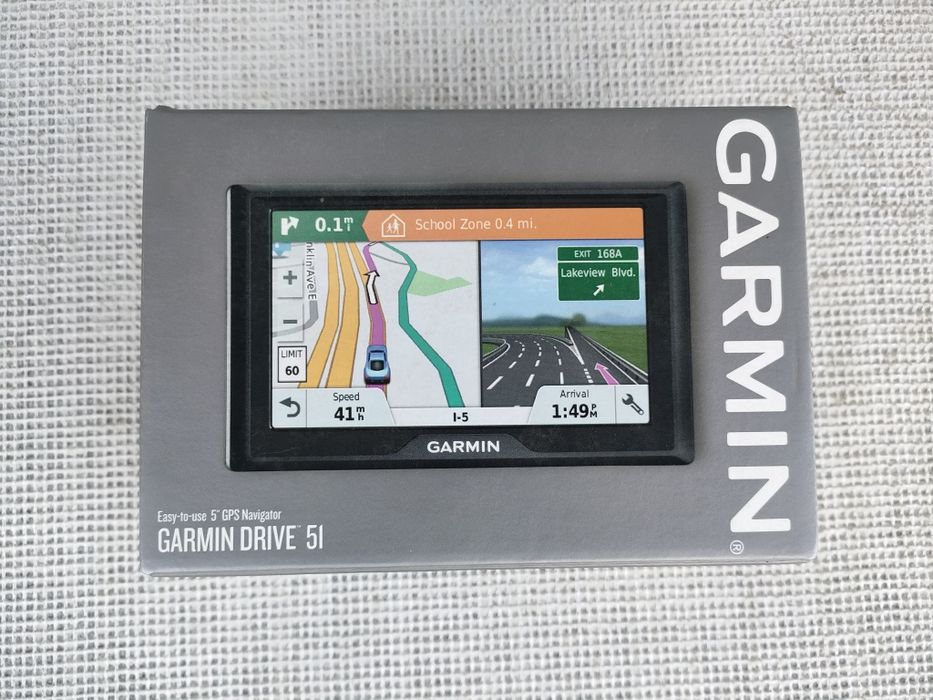 Навігатор Garmin Drive 51
