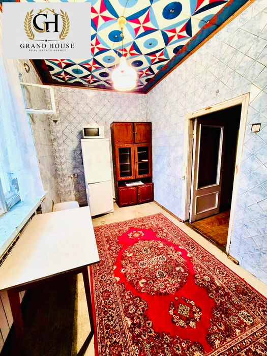 Продам елітну трикімнатну квартиру в центрі міста - 100 м².