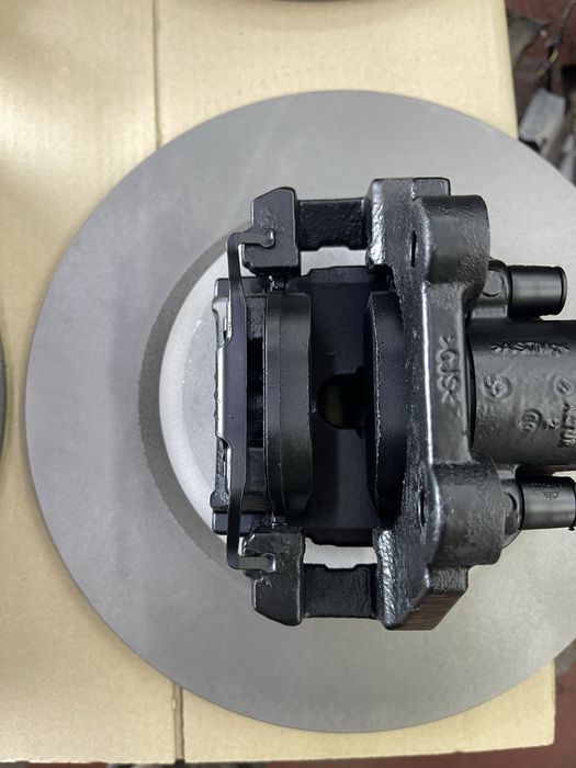 Тормоза BMW М F15,F16,E70,E71 четырех поршневые