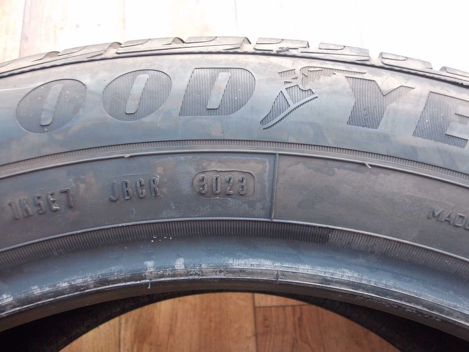 Goodyear UltraGrip Performance Suv 2x 235/55/19 2x 255/50/19 z 2023r