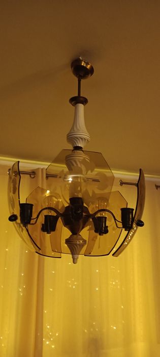 Żyrandol, szkło i porcelana