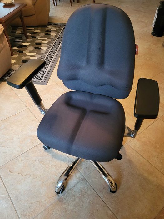 ergonomiczny fotel biurowy Kulik System Classic Pro