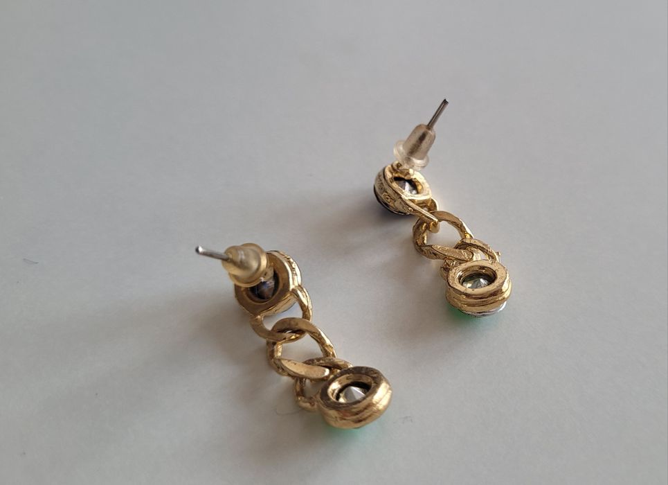 Kolczyki sztyfty w kolorze złotym z oczkami biżuteria sztuczna