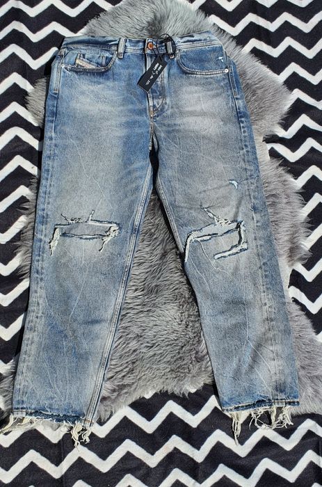 Spodnie jeans jeansowe Diesel oryginalne z dziurami Rozmiar 32