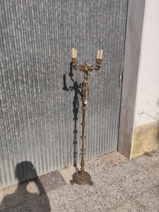 Candeeiro de ferro antigo