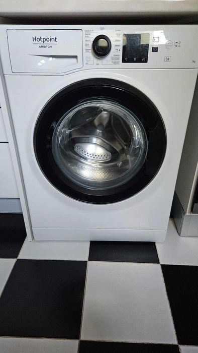 Máquina de Lavar Roupa HOTPOINT (7 kg - 1400 rpm - Branco)