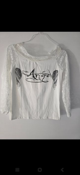 Bluzeczka z koronkowymi rękawami