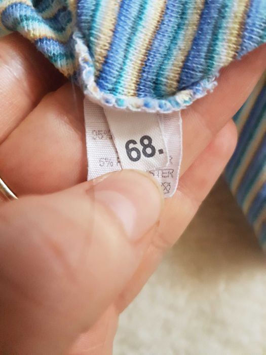 Bluzeczka z kapturem niemowlęca 68