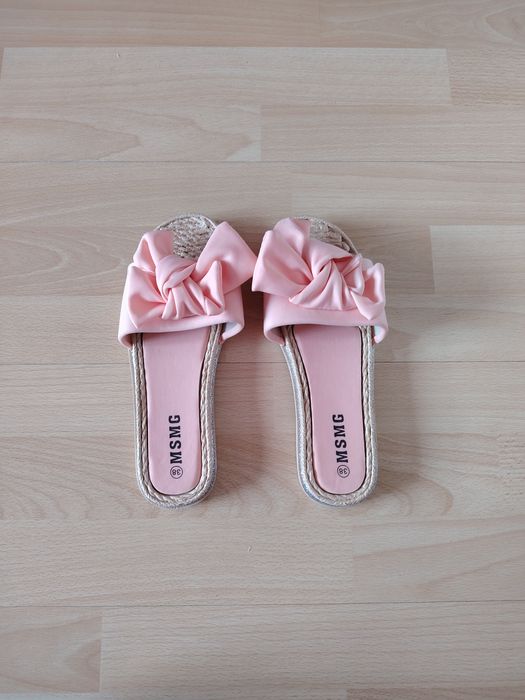 Eleganckie klapki damskie