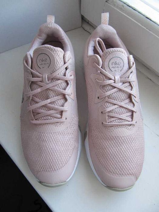 кроссовки   Nike