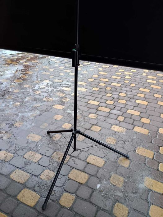 Проекційний екран Avtek Tripod Standard 200