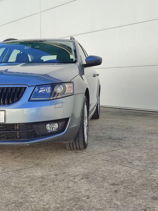 Skoda Octavia Break TDI versão Sport