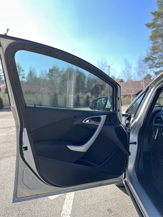 Opel Astra J Sports Tourer