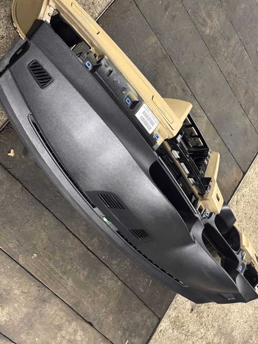 BMW e90 e91 konsola pod navi kubki poduszka airabg