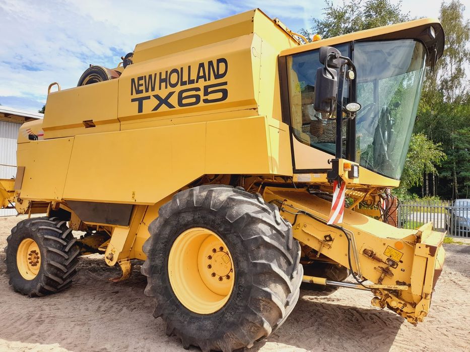 New Holland TX 65 PLUS napęd 4x4 heder 5 m sprowadzony ( 62,64,66,68)