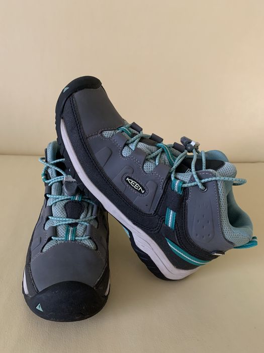 Жіночі черевики