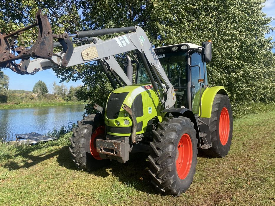 Traktor CLAAS ARES 557 ATZ . TUR . Sprowadzony