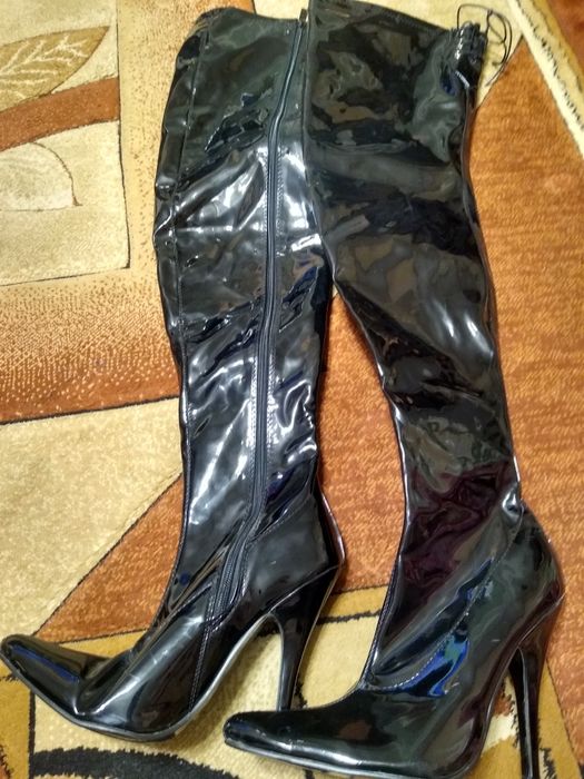 szpilki  kozaki  uniseks   po udo  rozmiar  42    REŃKA