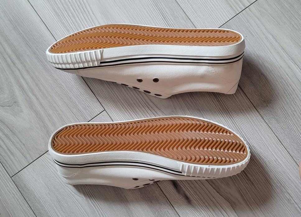 Białe męskie trampki