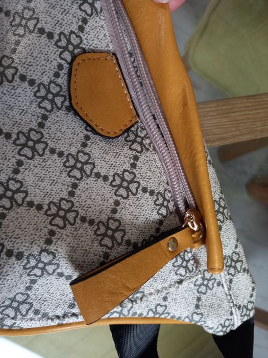 Bolsa mala senhora tudo em ótimo estado,  oportunidade!