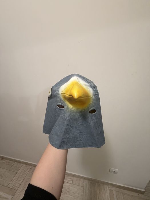 Маска голуба резинова