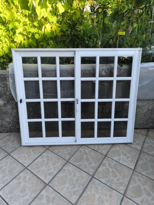 Janelas alumínio 140x114cm