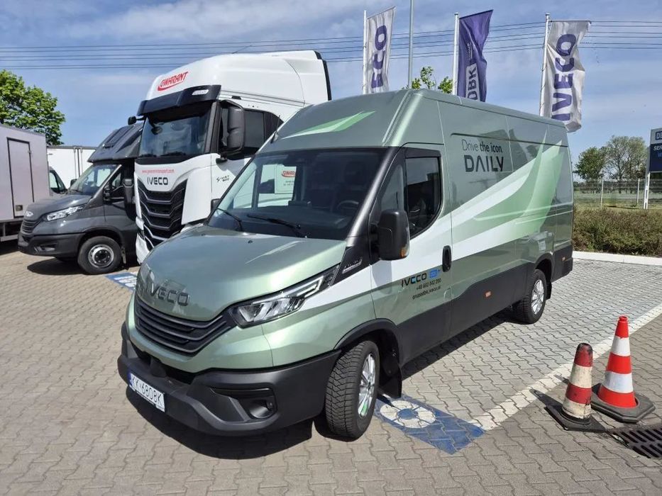 Iveco Daily / Pewny partner w biznesie !  35S16A8 V Furgon 12m3