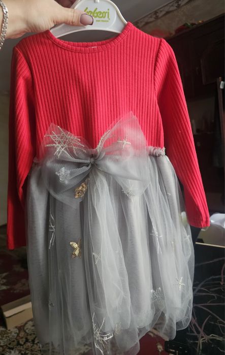 Нарядное платье на девочку