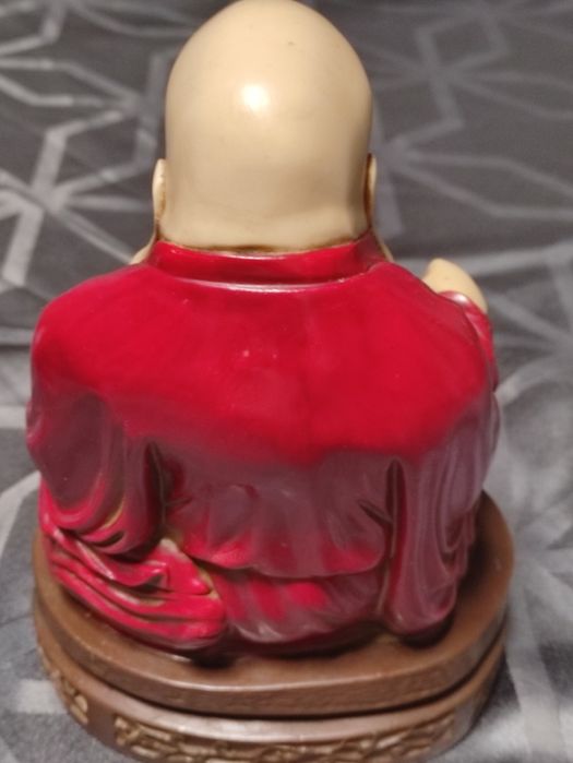 Antigo Buda em Marfinite