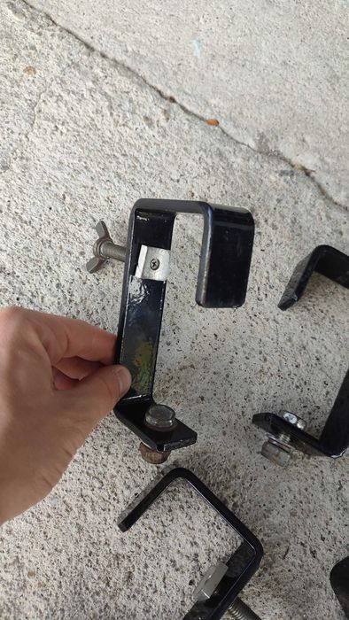 Garras para Luzes Truss