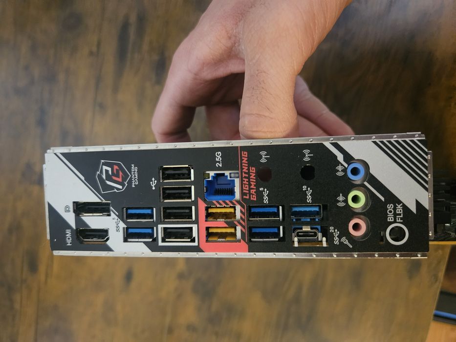 ASRock X670E PG Lightning