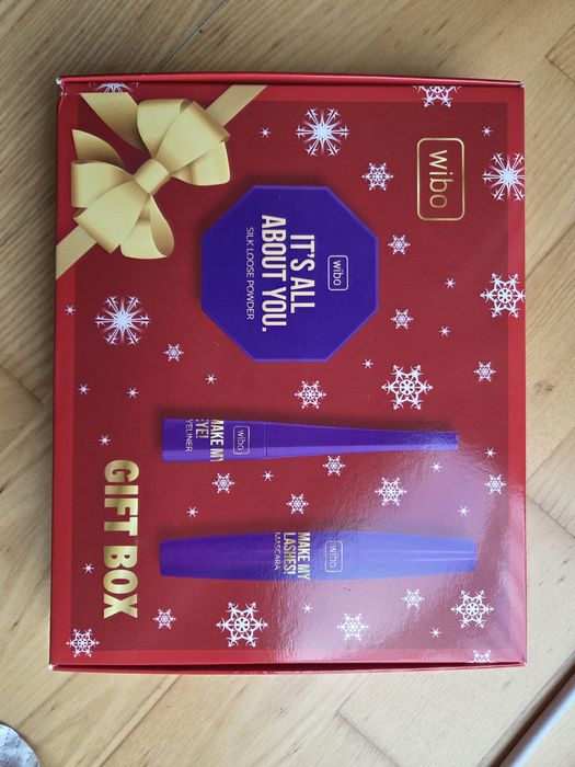Zestaw świąteczny Wibo puder+ tusz+ eyeliner