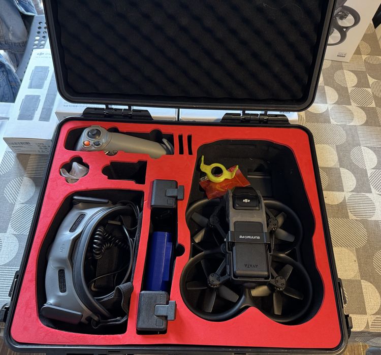 DJI Avata i DJI FPV komplet z goglami i pilotami